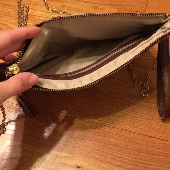 Crossbody.Great condition. Used a few times - Picture 3 of 3